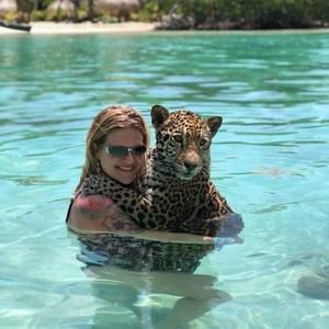 Meet your Posher, Opal